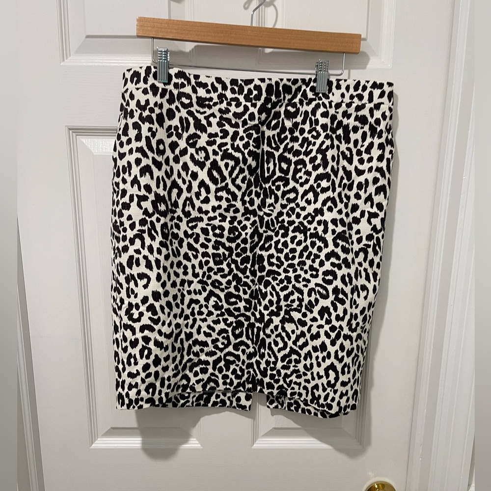EUC J. Crew animal print pencil skirt